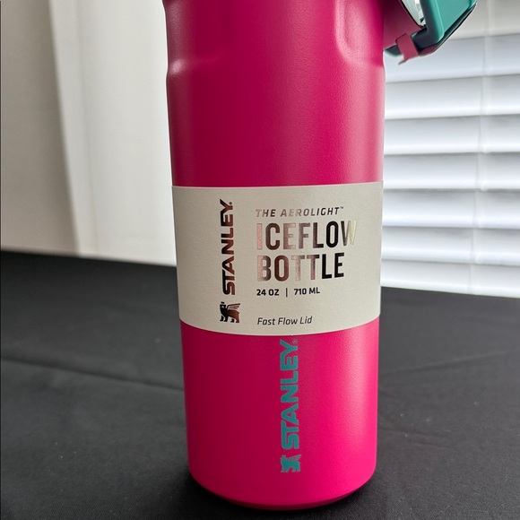 Stanley IceFlow 24oz Bottle in Pink and Teal - Picture 3 of 7